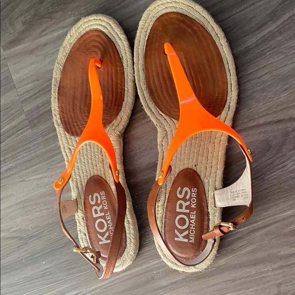 Michael Kors sandals - Picture 2 of 6